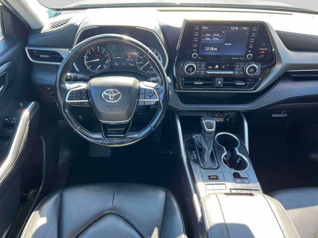 Used 2021 Toyota Highlander XLE image 16