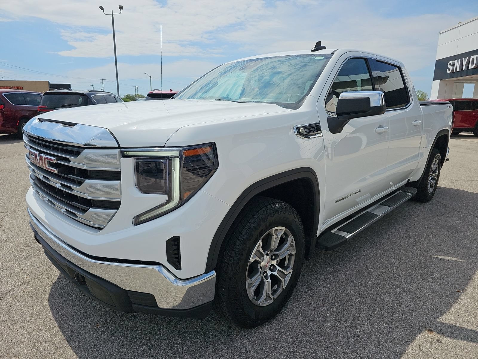 Used 2023 GMC Sierra 1500 SLE w/ Preferred Package AWD/4WD image 3