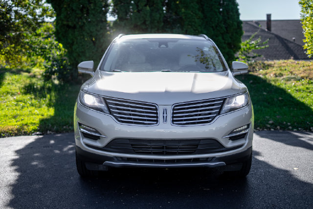 Used 2017 Lincoln MKC Reserve w/ Lincoln MKC Climate Package AWD/4WD image 2