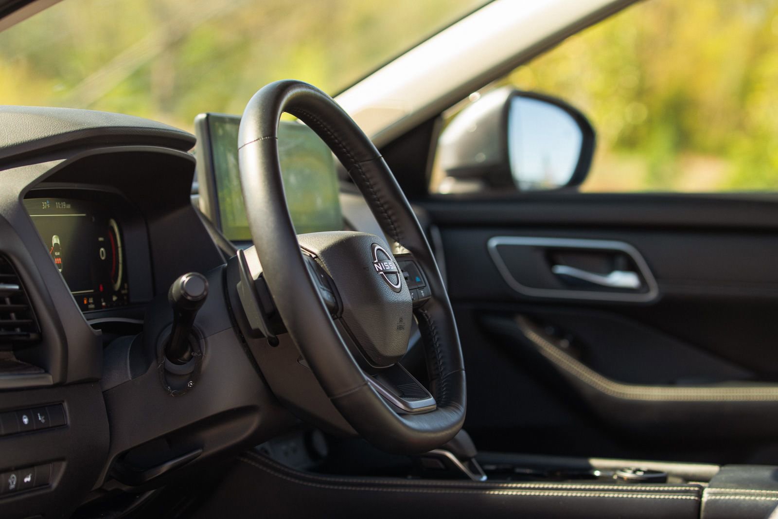 Used 2025 Nissan Rogue Platinum w/ Platinum Premium Package image 23