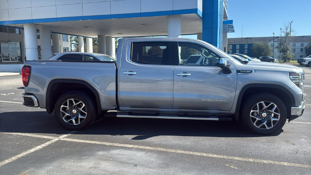 Used 2024 GMC Sierra 1500 SLT w/ SLT Premium Plus Package AWD/4WD image 8