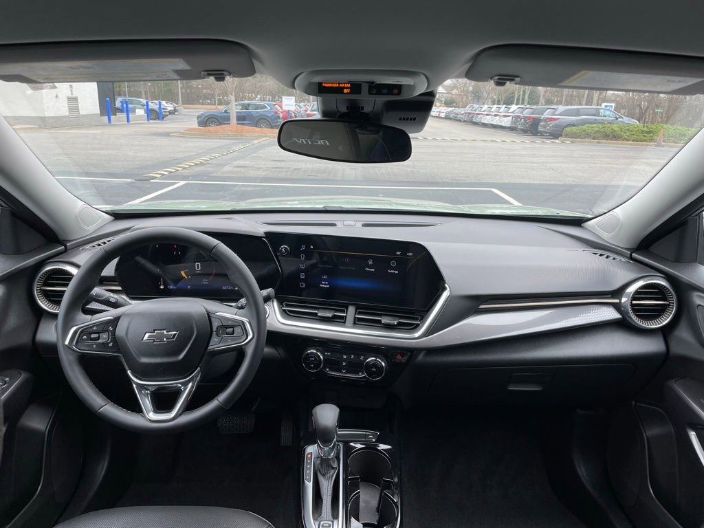 Used 2025 Chevrolet Trax ACTIV w/ Driver Confidence Package image 10