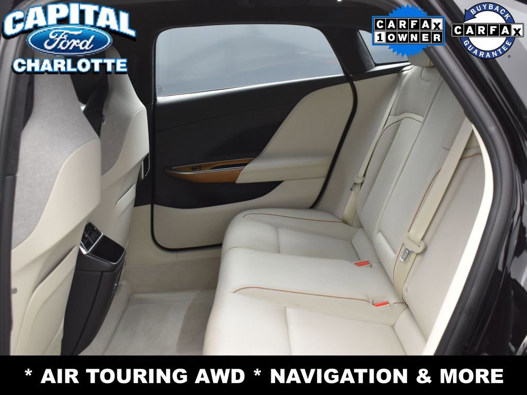 Used 2024 Lucid Air Touring image 10