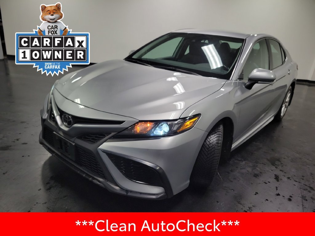 Used 2024 Toyota Camry SE FWD image 4