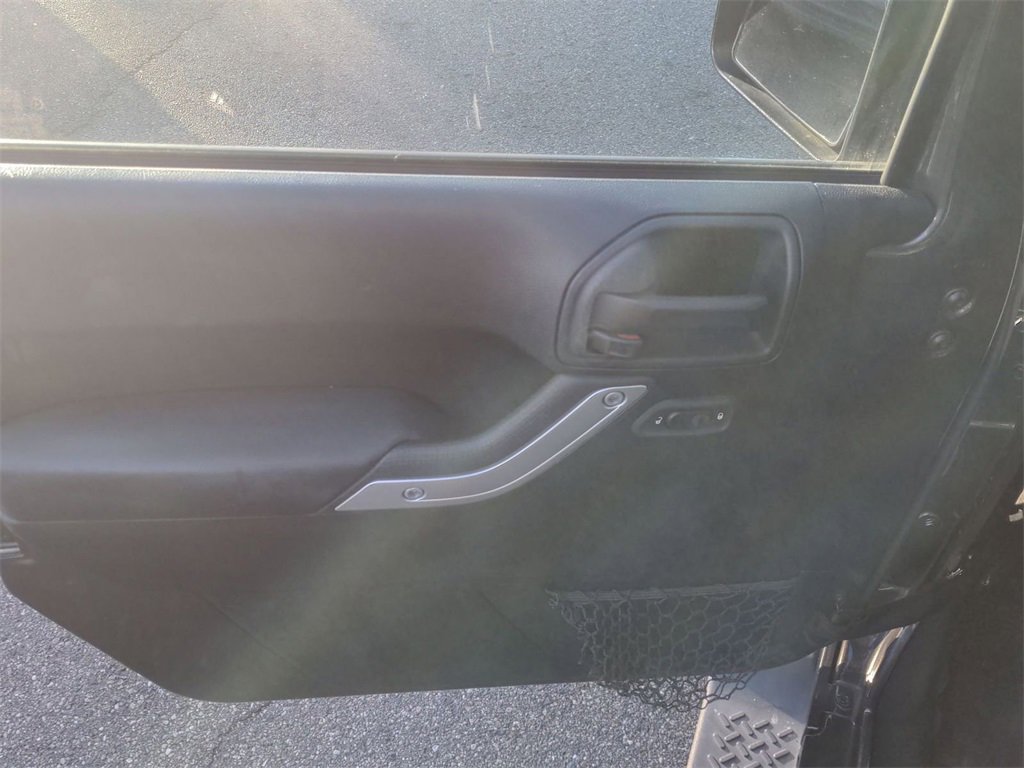 Used 2018 Jeep Wrangler Unlimited Sahara w/ Dual Top Group image 12