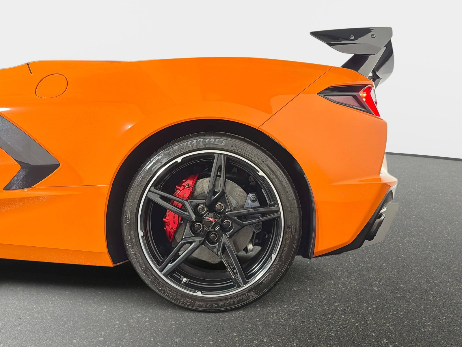 Used 2023 Chevrolet Corvette Stingray Premium Conv w/ Battery Protection Package RWD image 15
