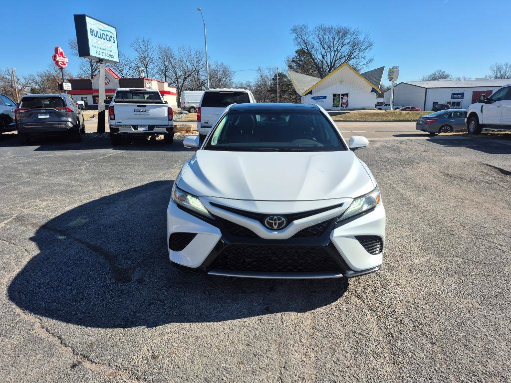 Used 2019 Toyota Camry XSE image 3