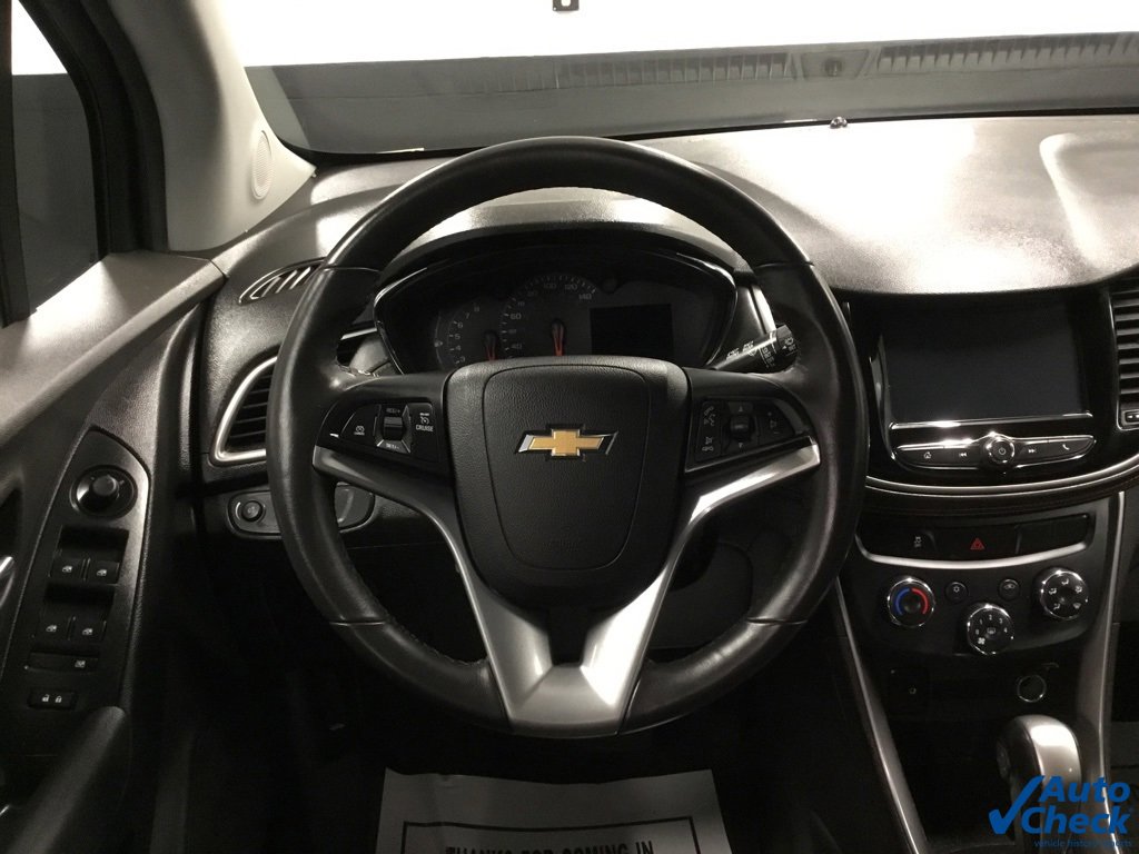 Used 2017 Chevrolet Trax LT w/ Driver Confidence Package image 44