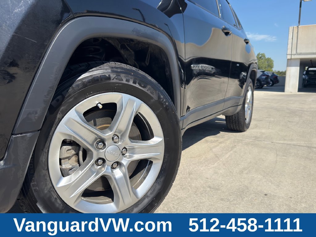 Used 2023 Jeep Compass Latitude w/ Convenience Group AWD/4WD image 4