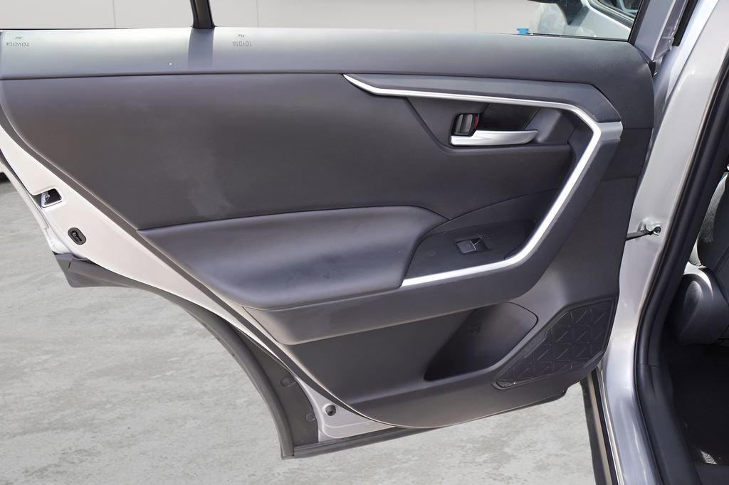 Used 2025 Toyota RAV4 XLE image 10