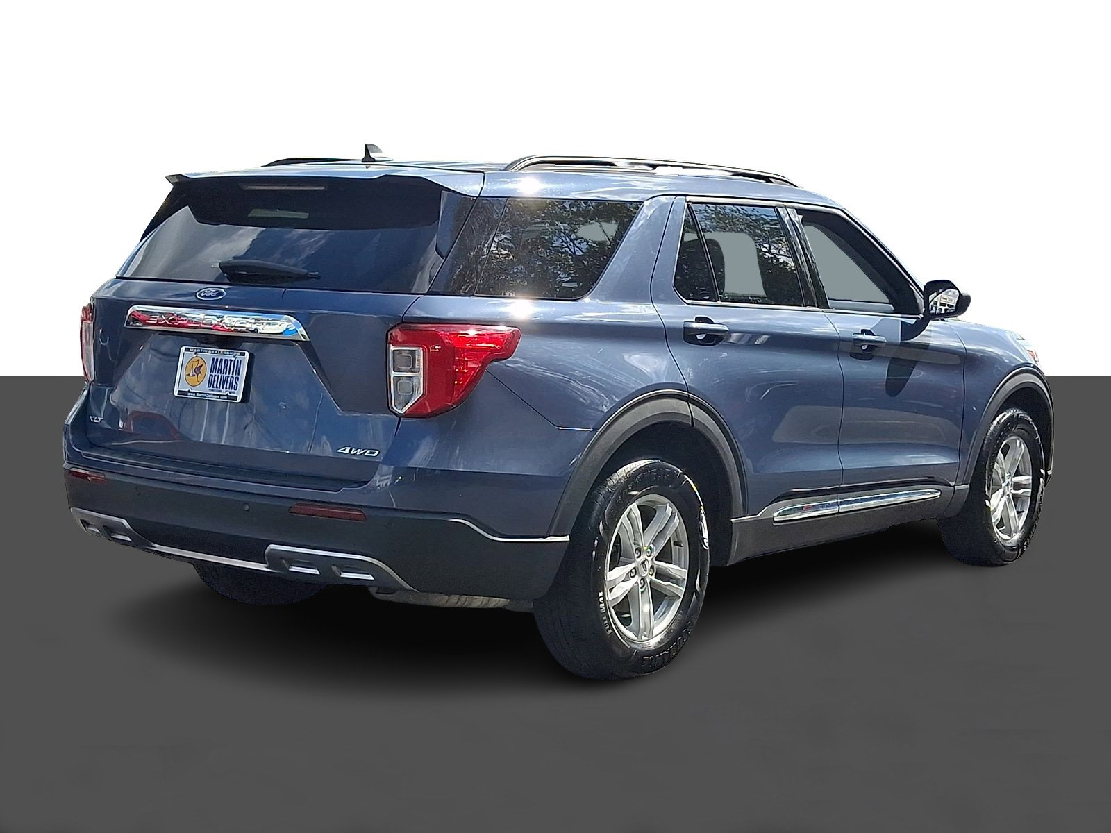 Used 2021 Ford Explorer XLT w/ Equipment Group 202A image 6