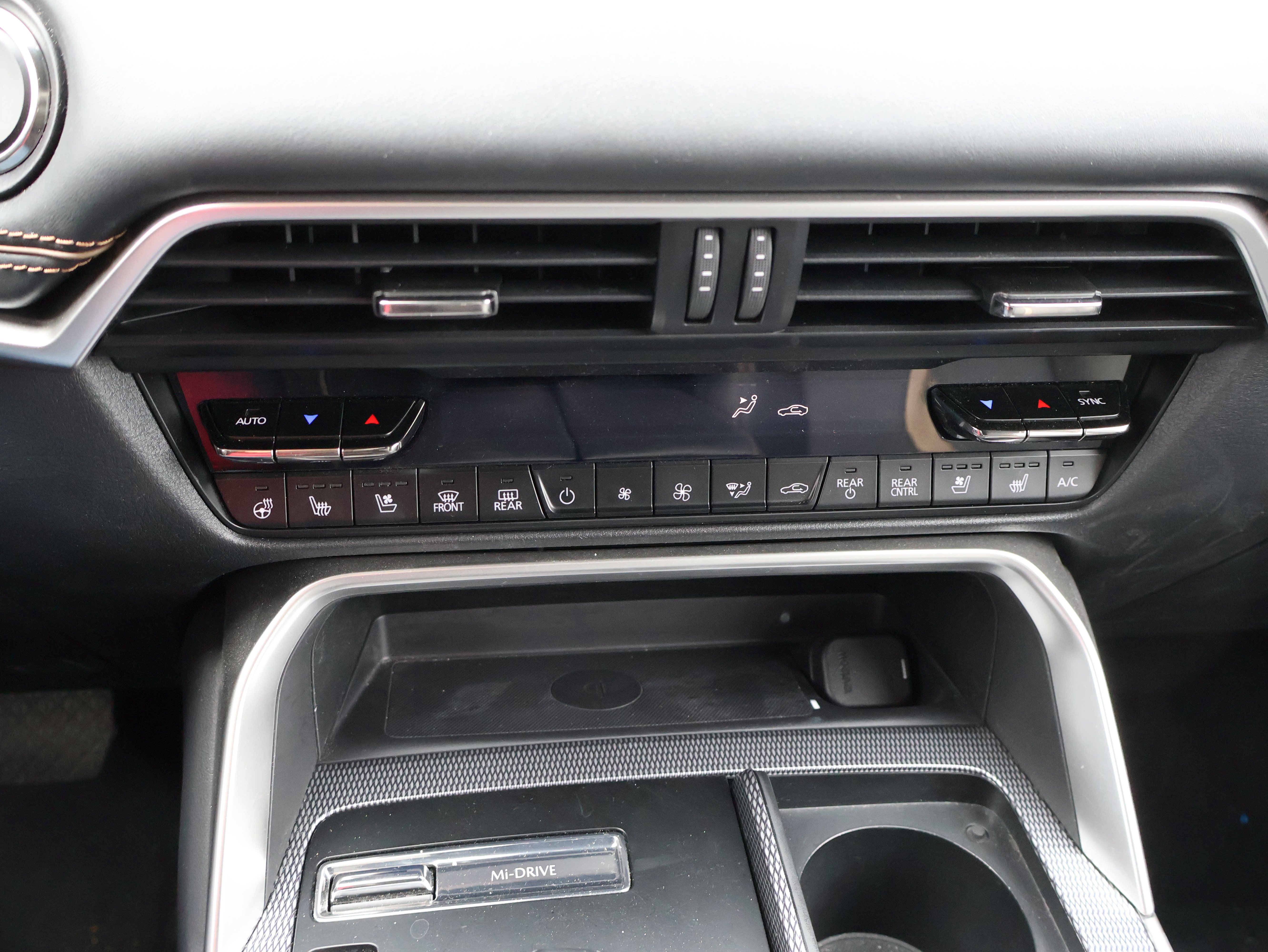 Certified 2024 MAZDA CX-90 Plug-In Hybrid w/ Premium Plus image 32