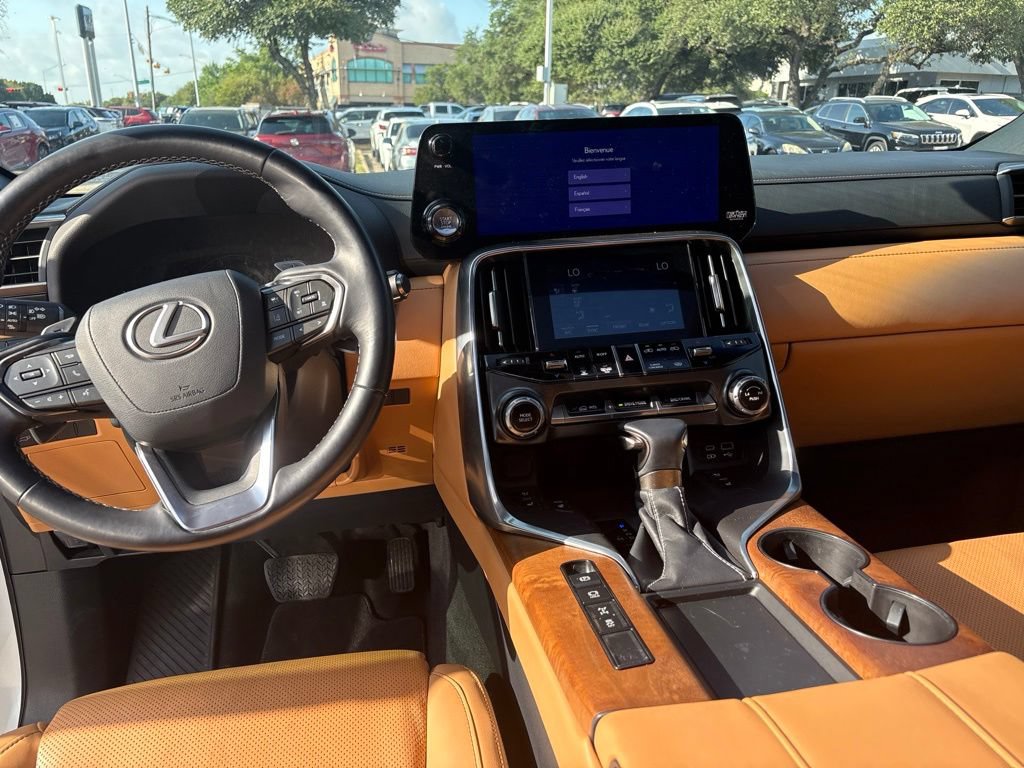 Used 2022 Lexus LX 600 4WD w/ Interior Upgrade Package image 18