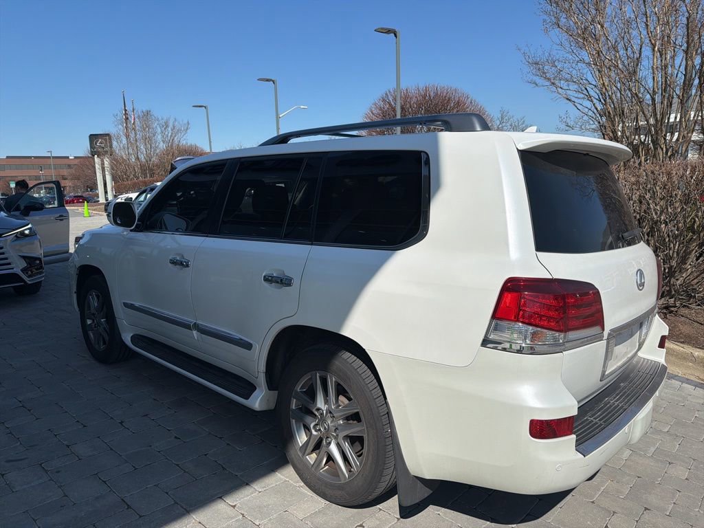 Used 2015 Lexus LX 570 4WD w/ Luxury Package image 14