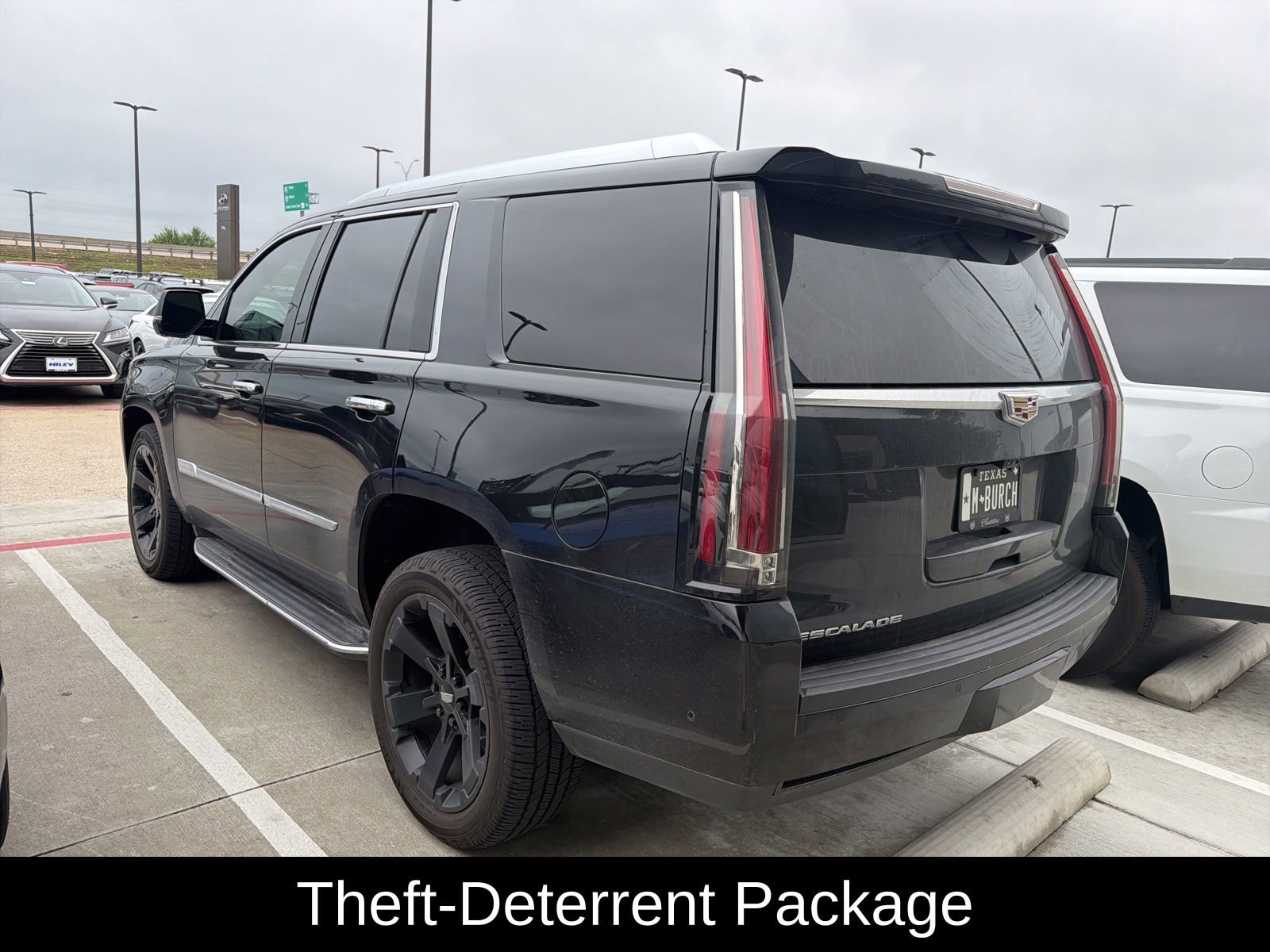 Used 2020 Cadillac Escalade Luxury AWD/4WD image 4