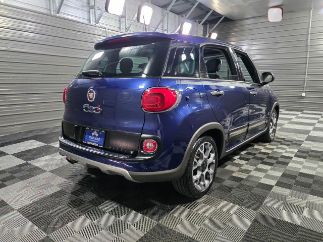 Used 2017 FIAT 500L Trekking w/ Dual-Pane Sunroof Package image 5
