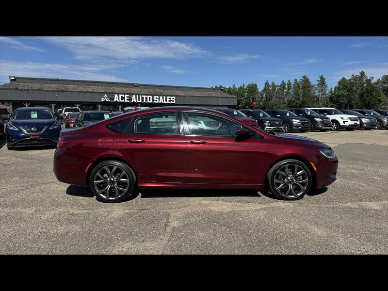 Used 2015 Chrysler 200 S w/ Navigation & Sound Group I FWD image 4
