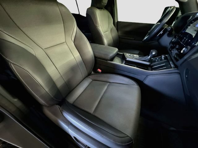 Used 2025 Lexus GX 550 w/ Accessory Package (2T) AWD/4WD image 30