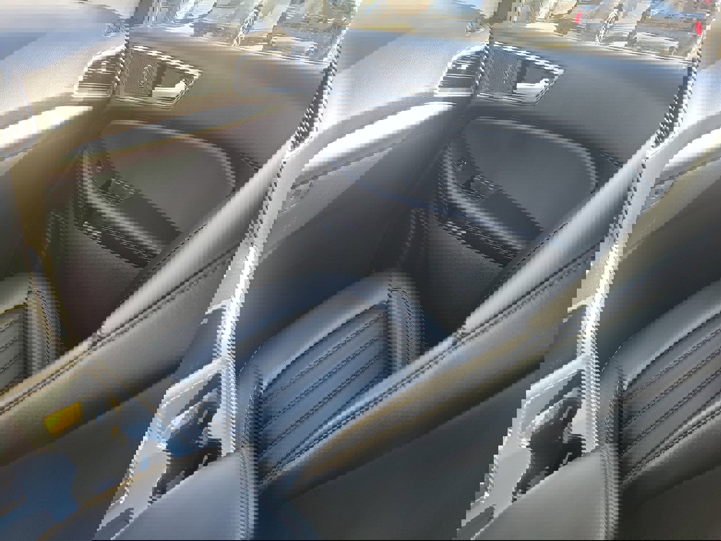 Used 2024 Ford Edge SEL w/ Convenience Package image 16