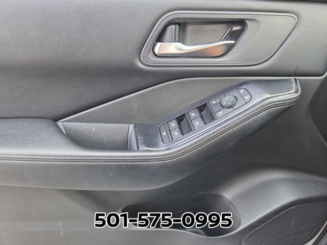 Used 2024 Nissan Rogue SV FWD image 33