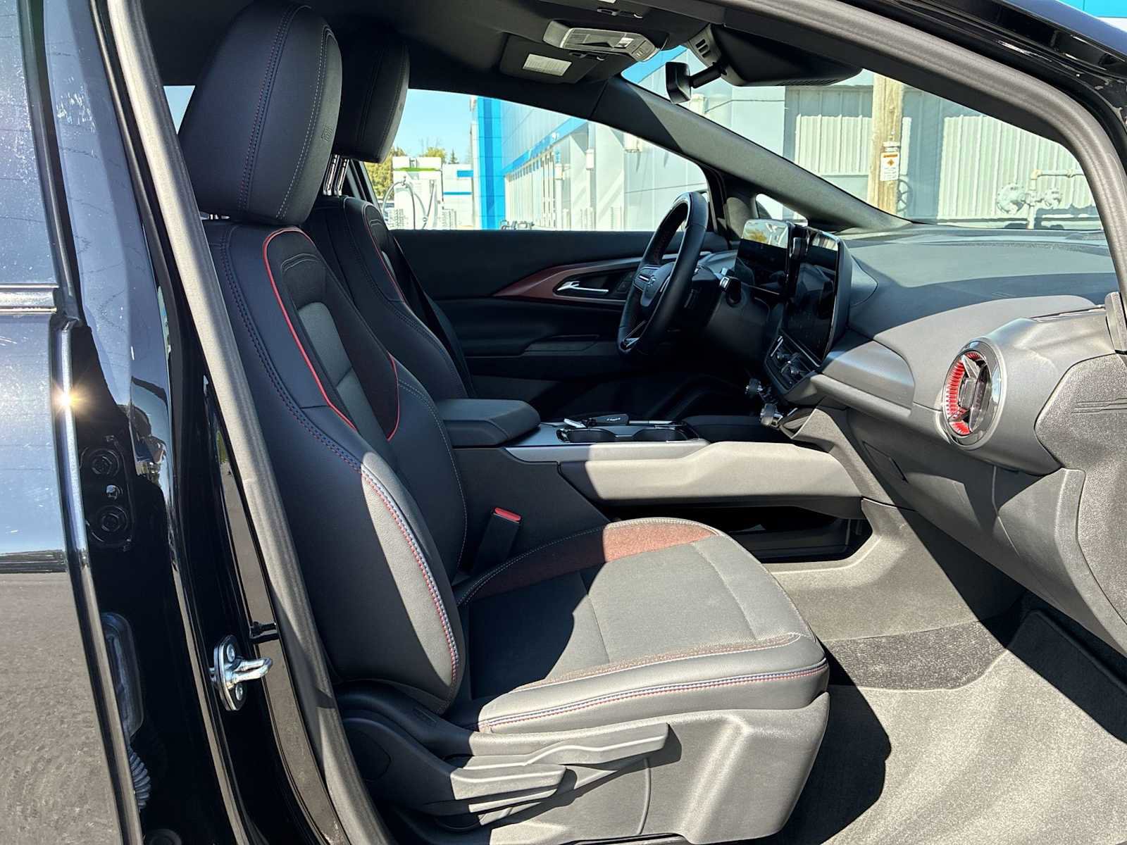 Used 2024 Chevrolet Equinox EV RS image 27