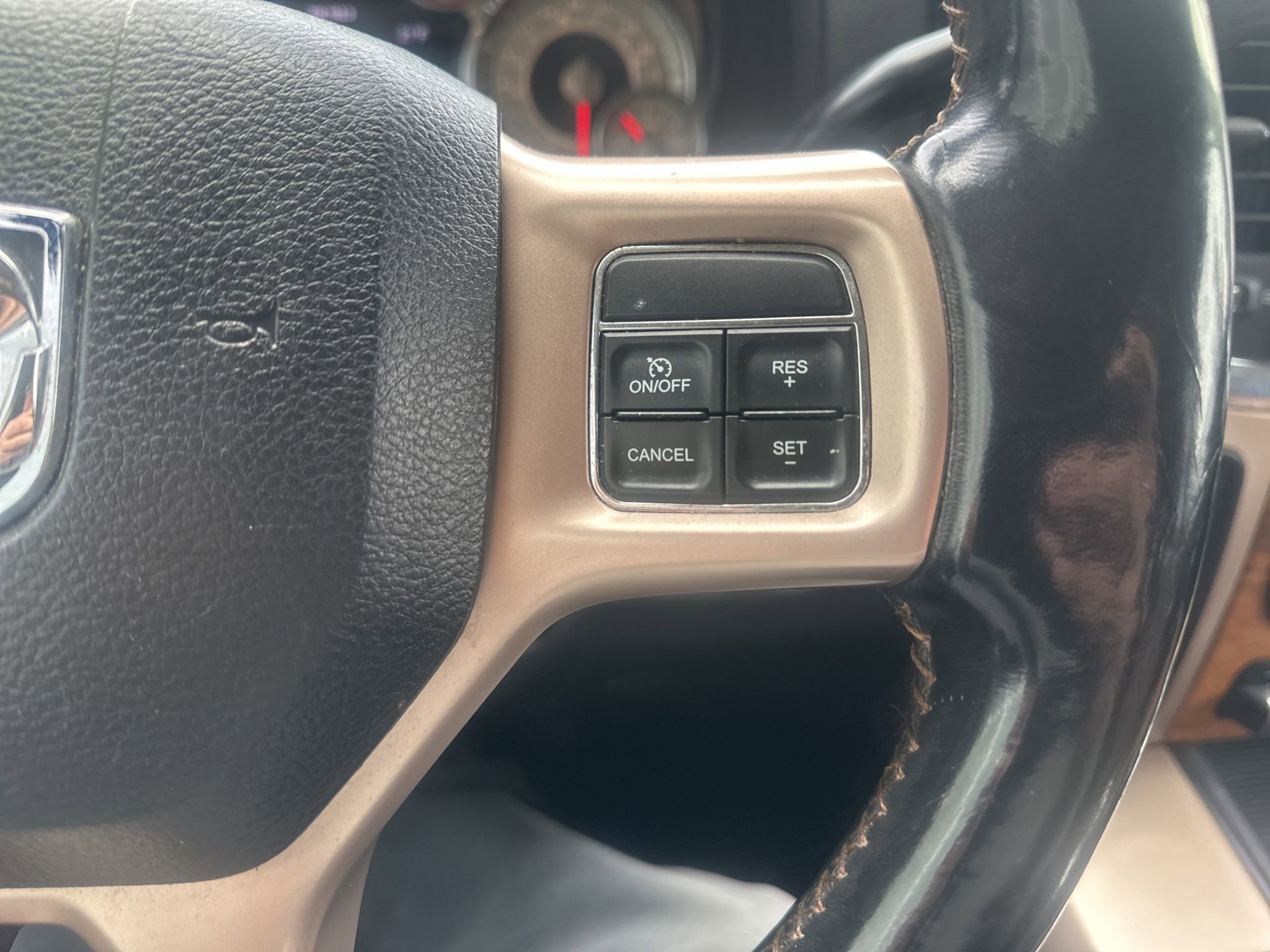 Used 2015 RAM 3500 Laramie Longhorn image 26