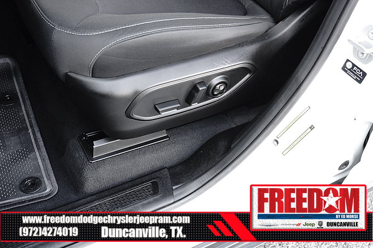 Certified 2025 Jeep Grand Cherokee L Laredo RWD image 36