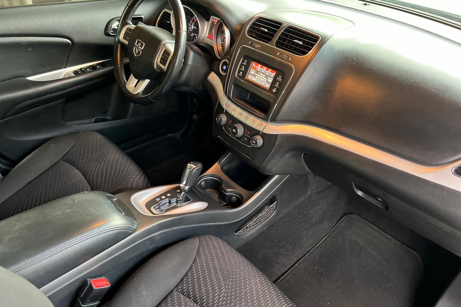 Used 2018 Dodge Journey SE w/ Popular Equipment Group image 19