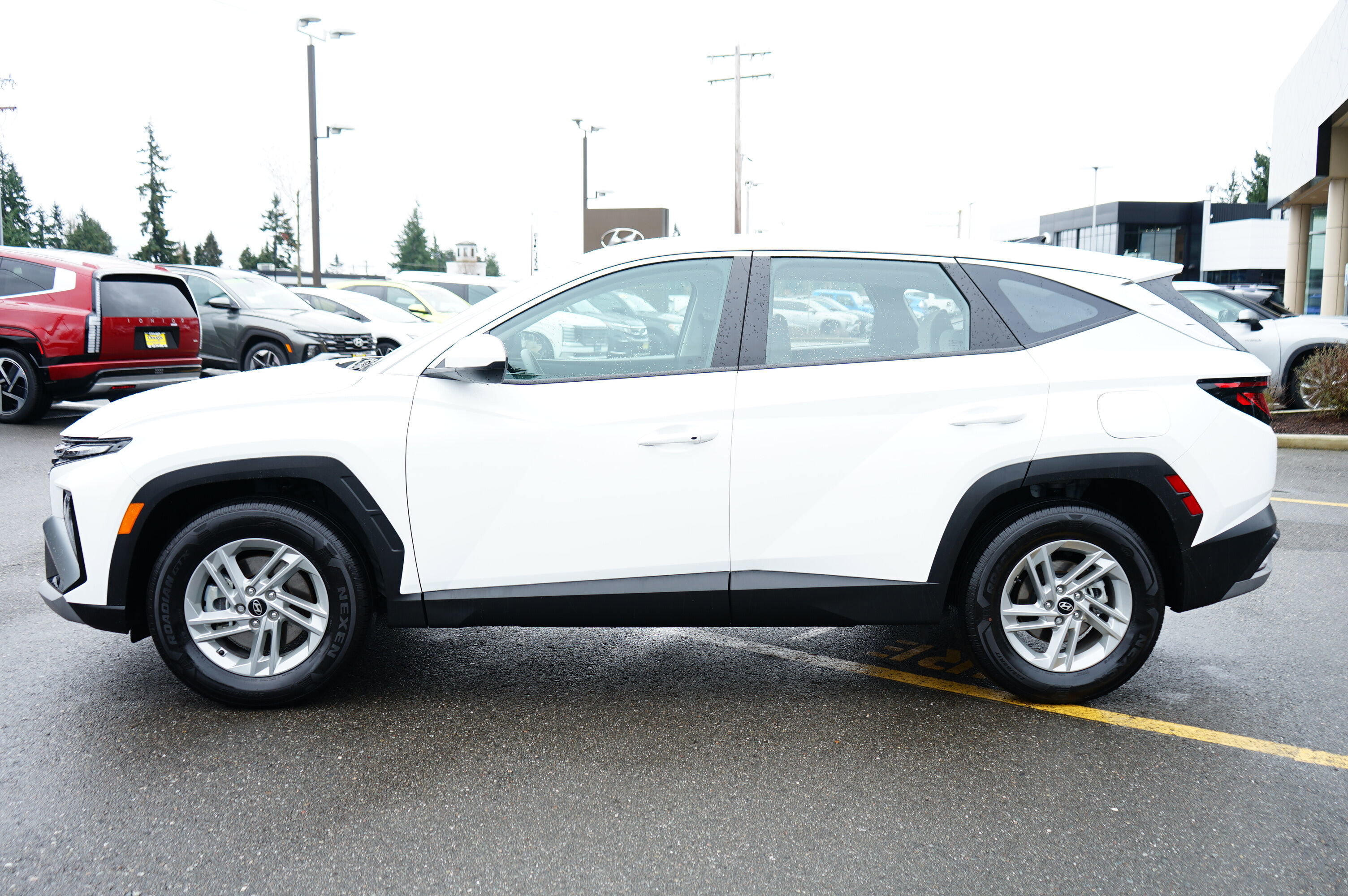 Used 2025 Hyundai Tucson SE image 10