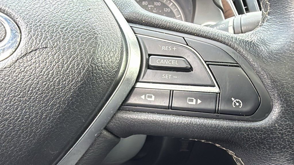 Used 2018 INFINITI Q50 Luxe RWD image 23