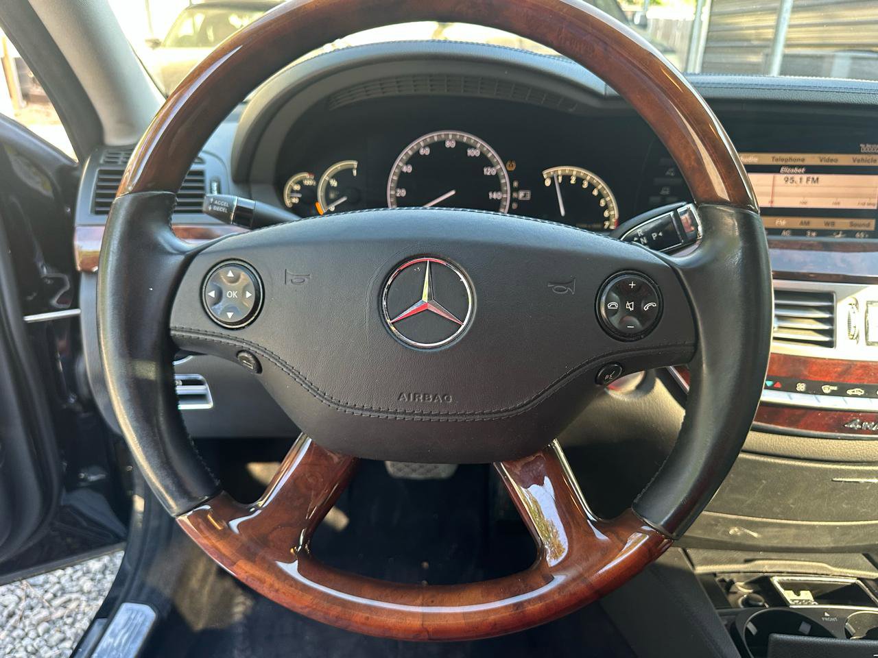 Used 2009 Mercedes-Benz S 550 4MATIC image 18