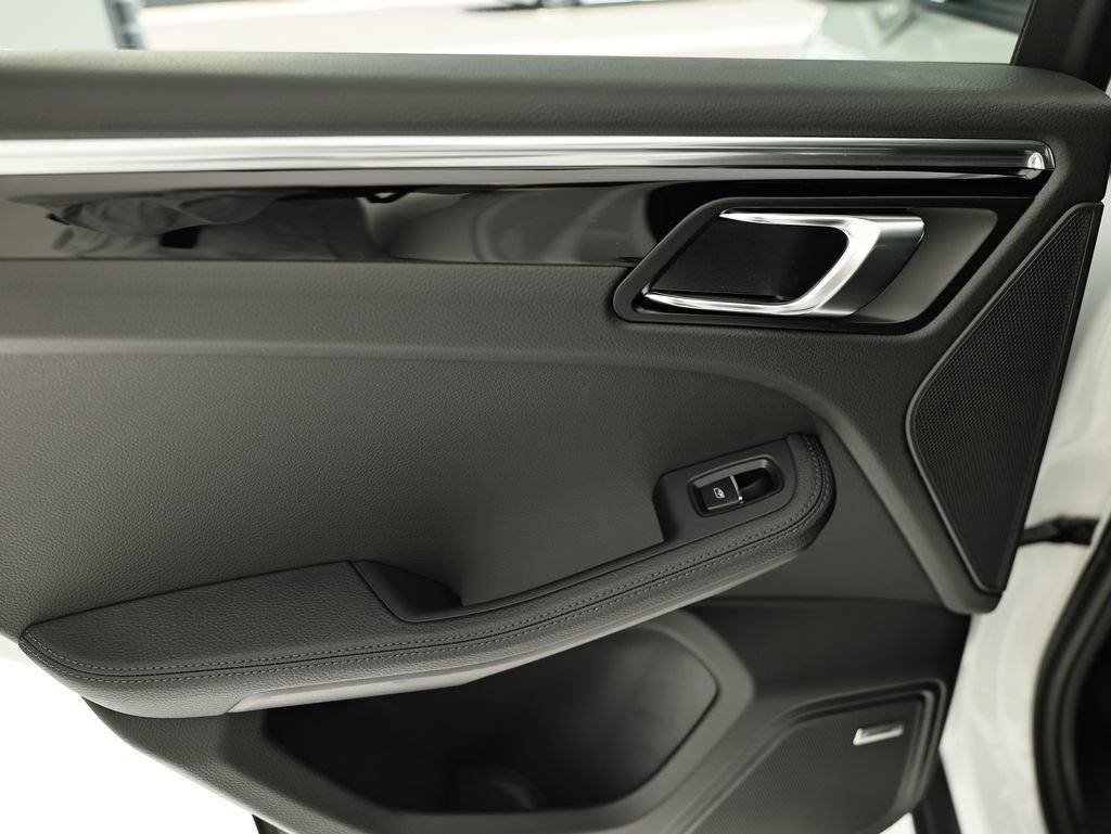 New 2026 Porsche Macan AWD/4WD image 26