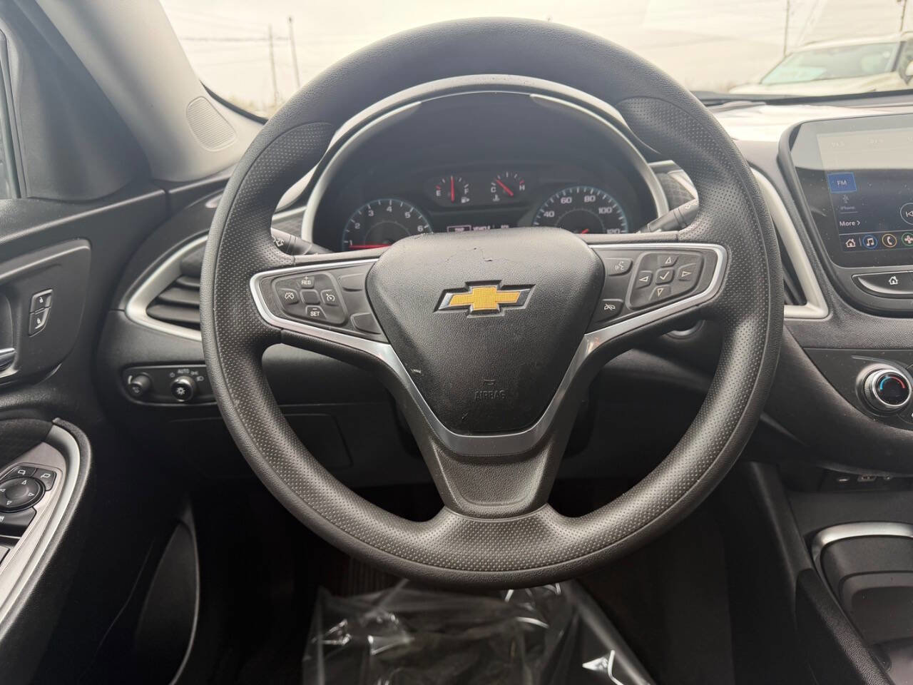 Used 2022 Chevrolet Malibu LT FWD image 11