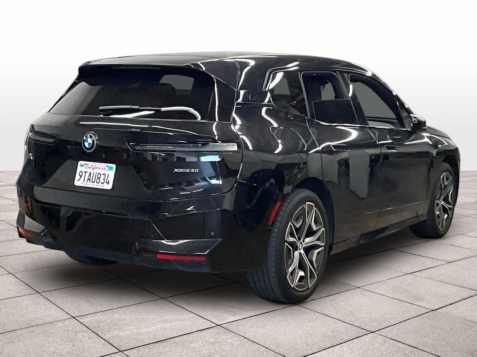 Used 2024 BMW iX xDrive50 w/ Sport Package AWD/4WD image 15