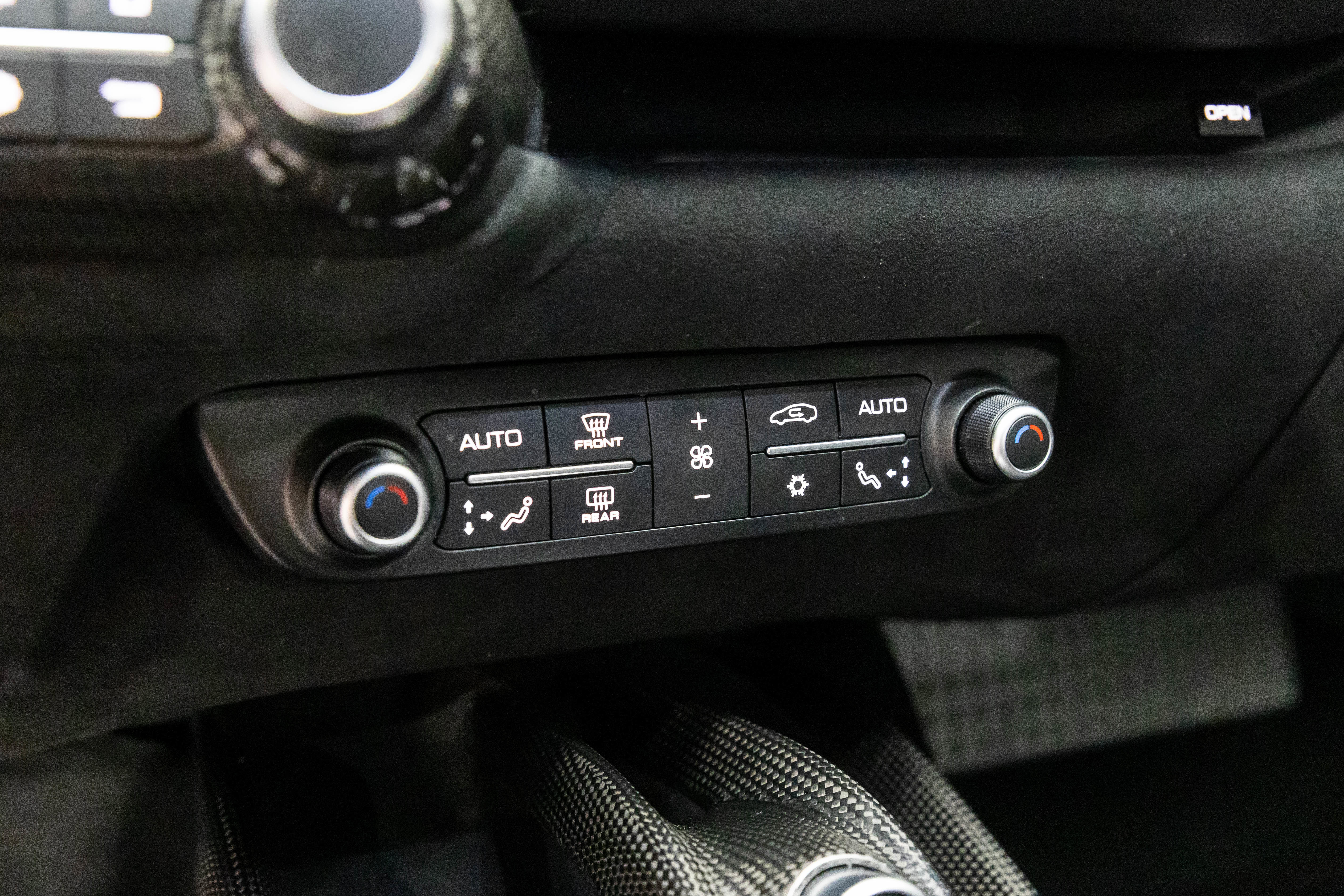 Used 2019 Ferrari 812 Superfast image 30