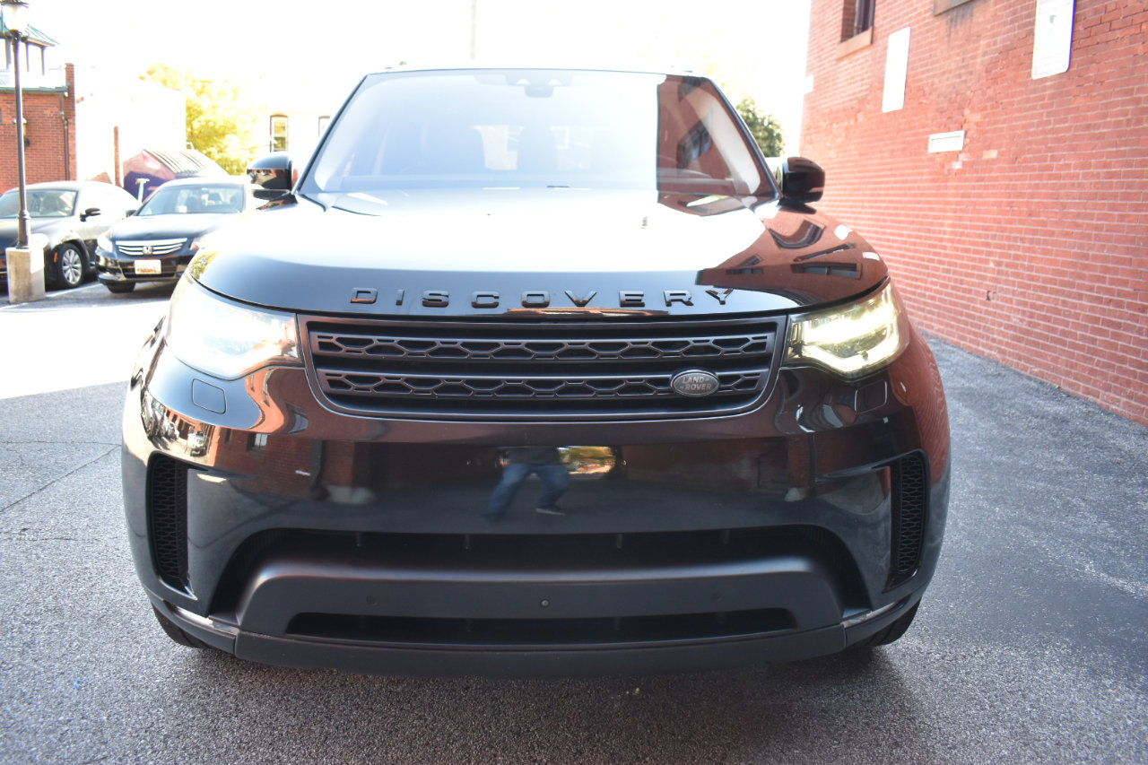 Used 2017 Land Rover Discovery HSE image 9