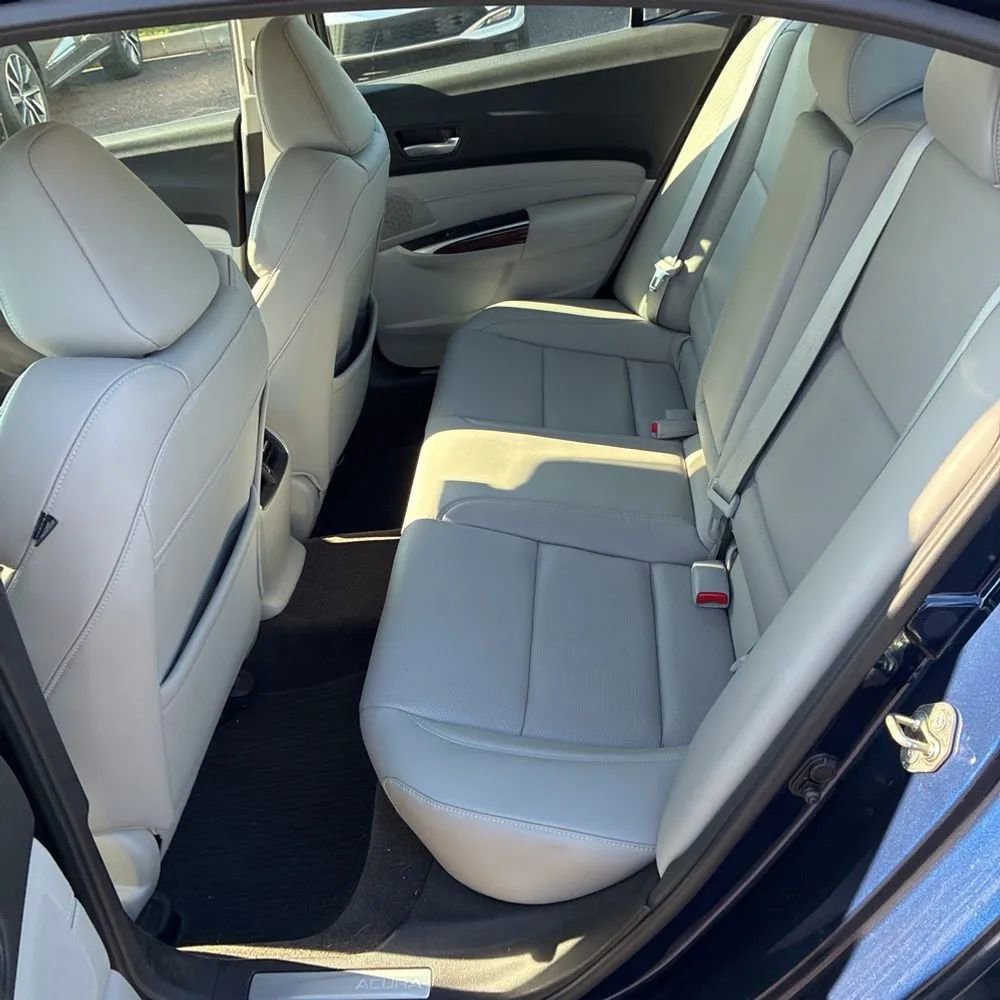 Used 2015 Acura TLX w/ Technology Package FWD image 19