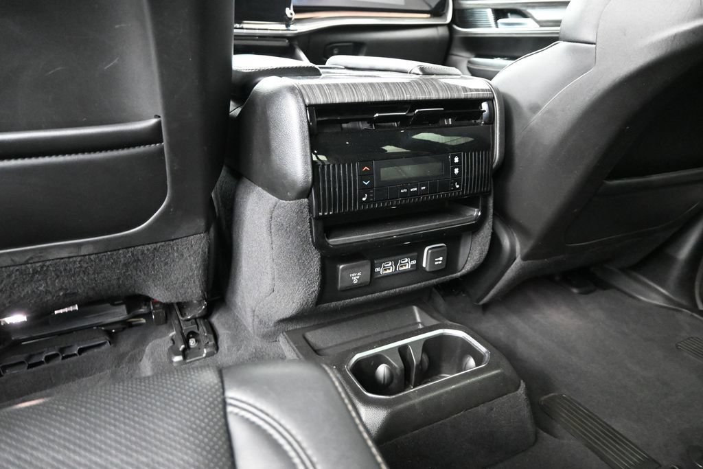 Used 2022 Jeep Wagoneer Series III w/ Flexible Seating Group AWD/4WD image 12