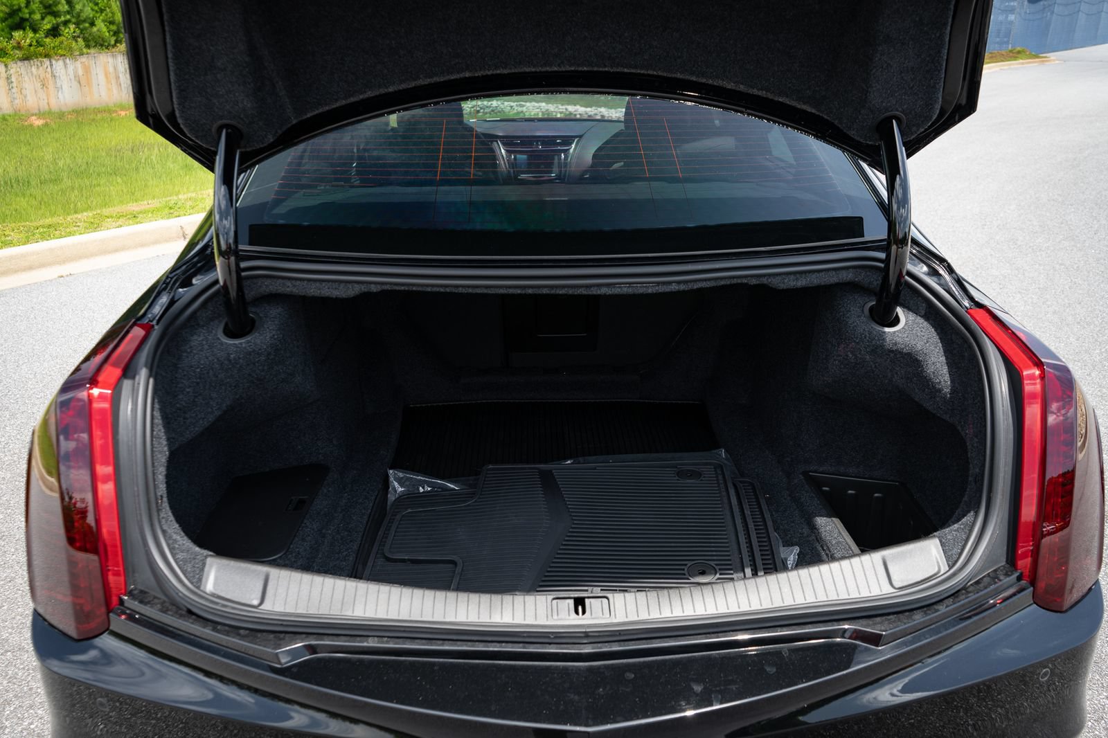 Used 2018 Cadillac CTS V RWD image 25
