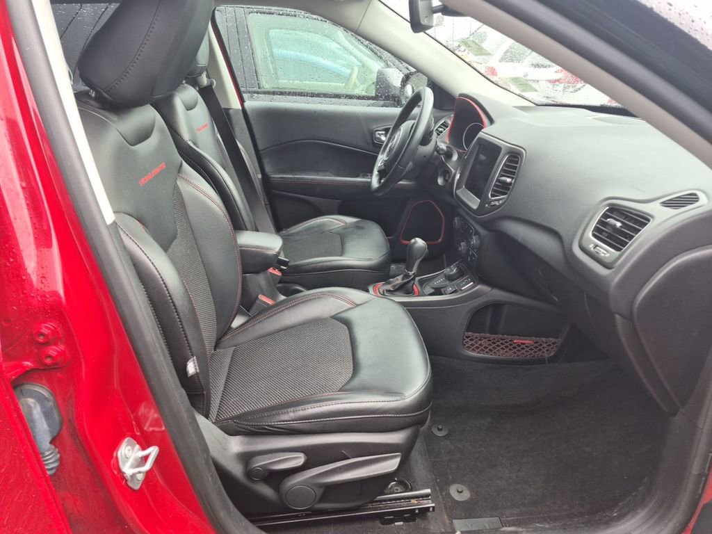 Used 2019 Jeep Compass Trailhawk w/ Cold Weather Group image 9