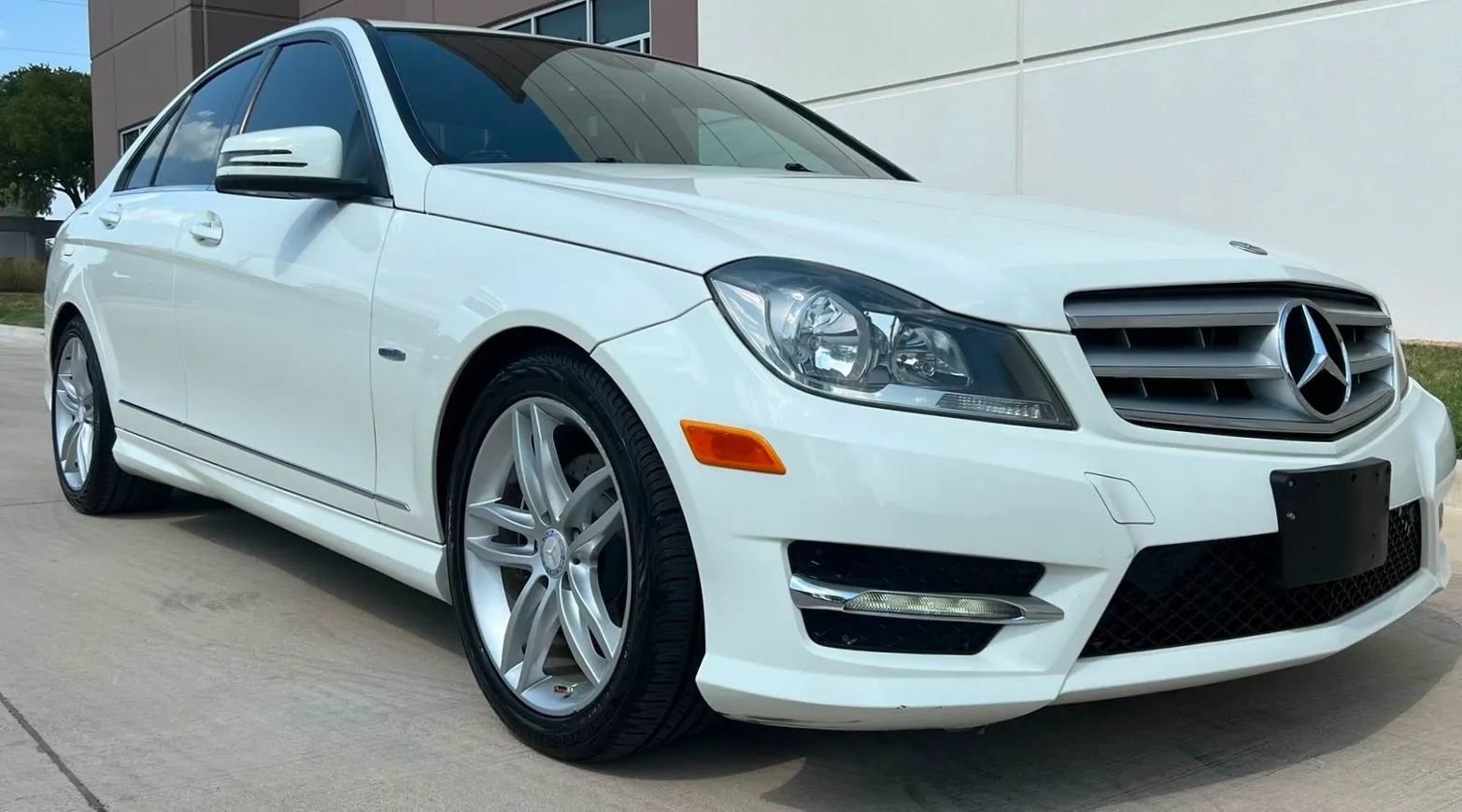 Used 2012 Mercedes-Benz C 250 Sedan image 3