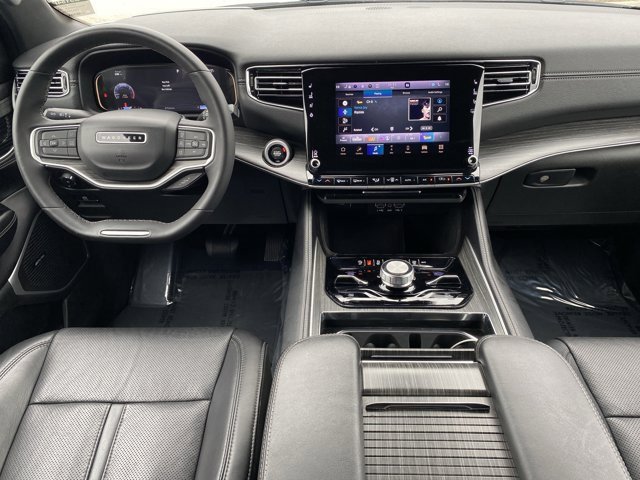 Used 2023 Jeep Wagoneer Series III w/ Preferred Equipment Group image 13