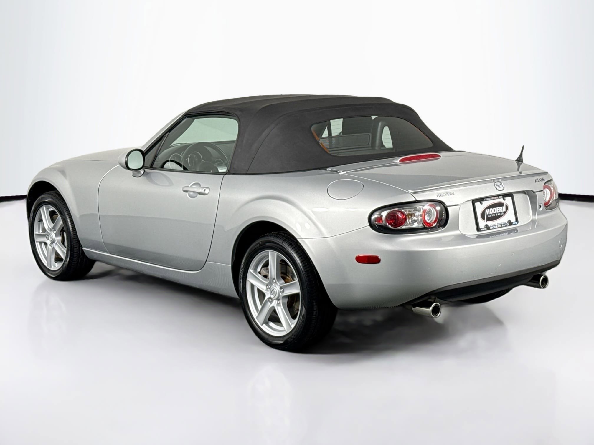 Used 2006 MAZDA MX-5 Miata image 9