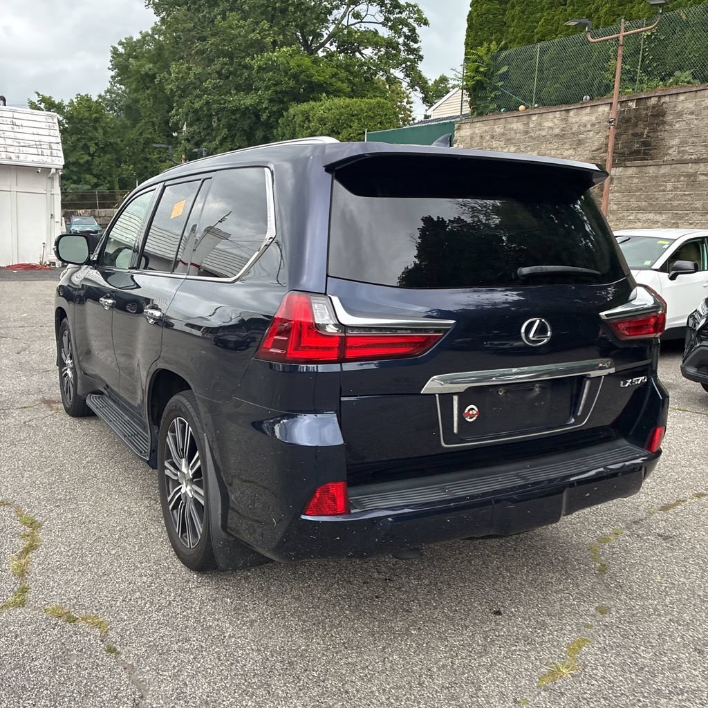 Used 2019 Lexus LX 570 4WD w/ Luxury Package image 4