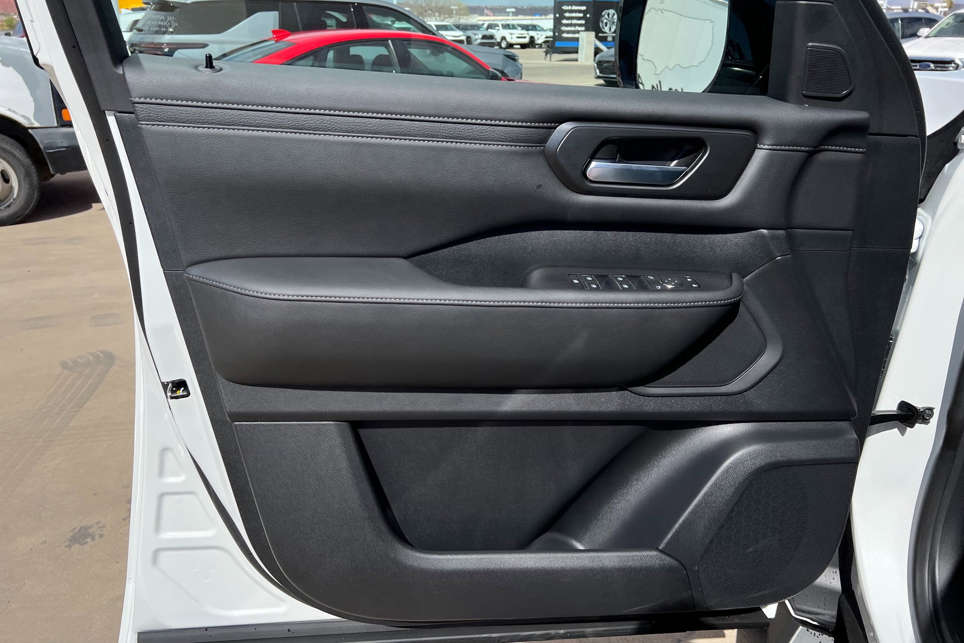 New 2025 Nissan Armada SV image 14