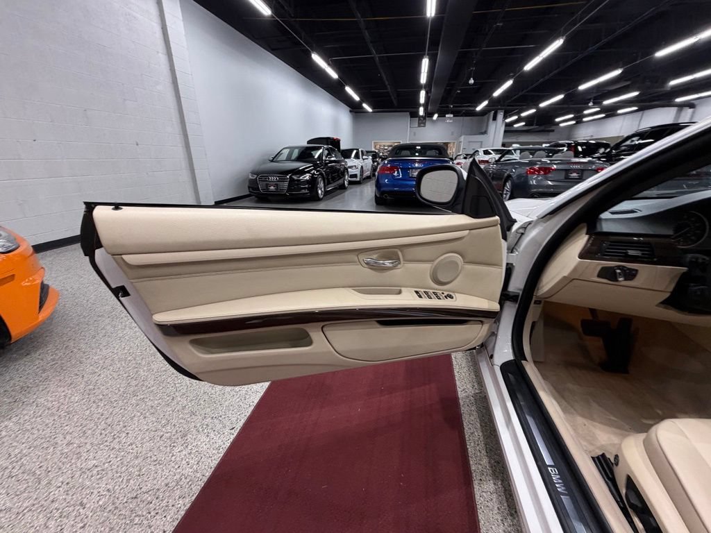 Used 2010 BMW 328i Convertible RWD image 19