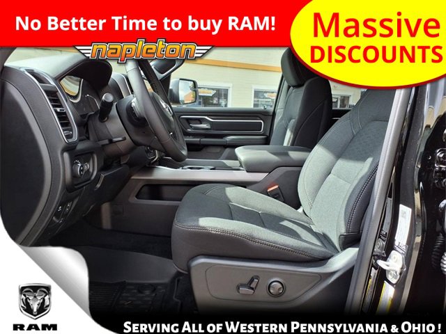 New 2026 RAM 1500 4x4 Crew Cab image 11