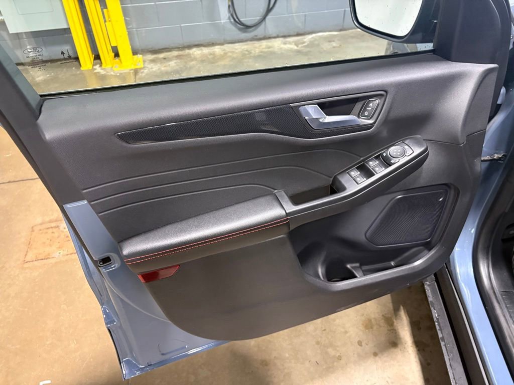 Used 2024 Ford Escape ST-Line w/ Tech Pack #1 AWD/4WD image 21