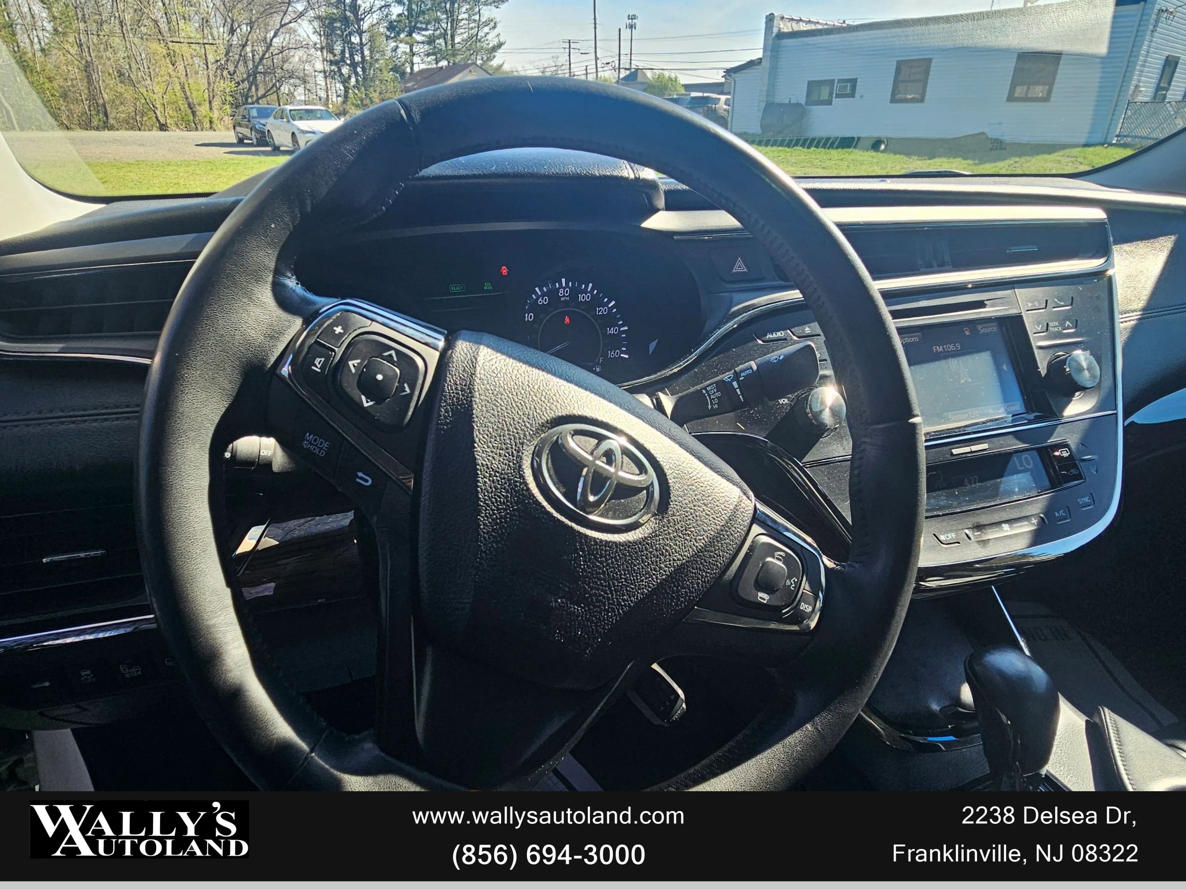 Used 2015 Toyota Avalon Limited FWD image 28