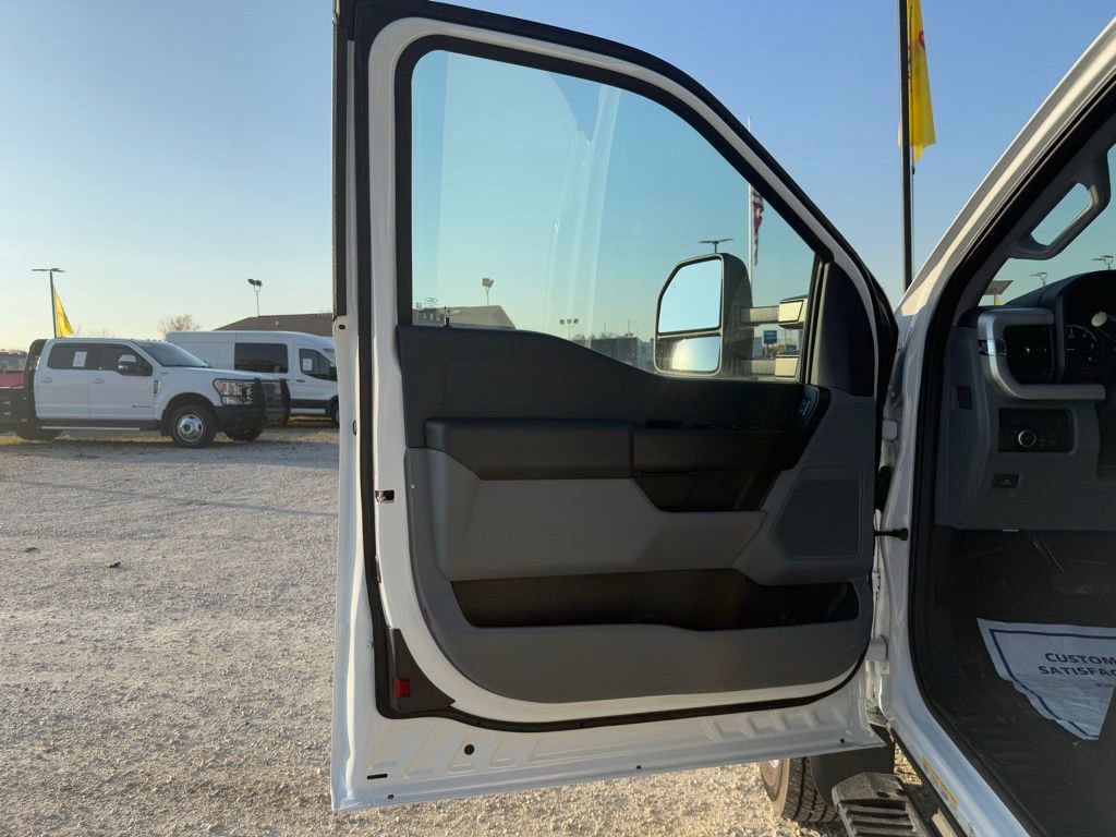 New 2025 Ford F450 XL w/ XL Chrome Package image 25